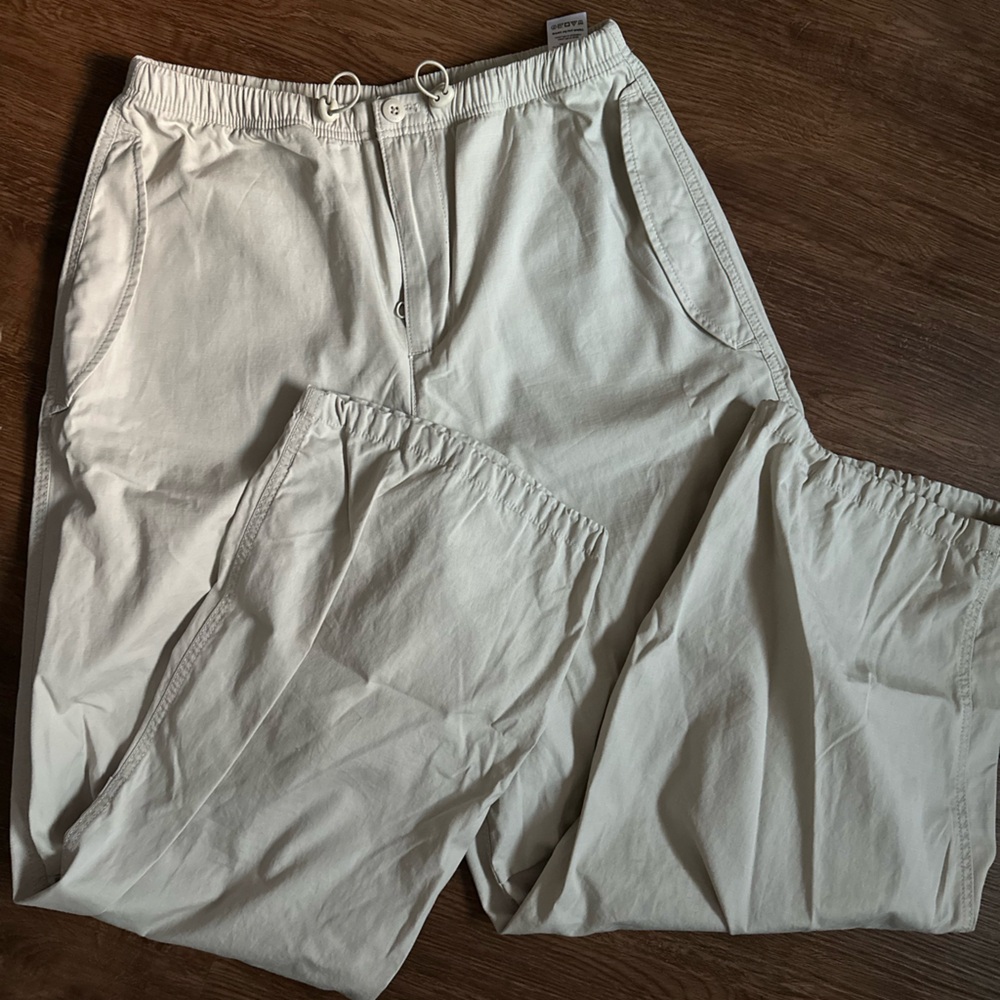 Aritzia TNA Cream cargo Pants